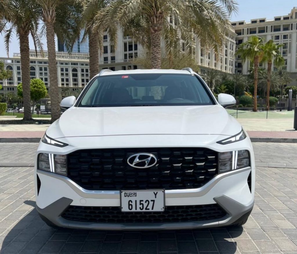 Hyundai Santa Fe 2020-2023 год или аналог в Дубаи, ОАЭ