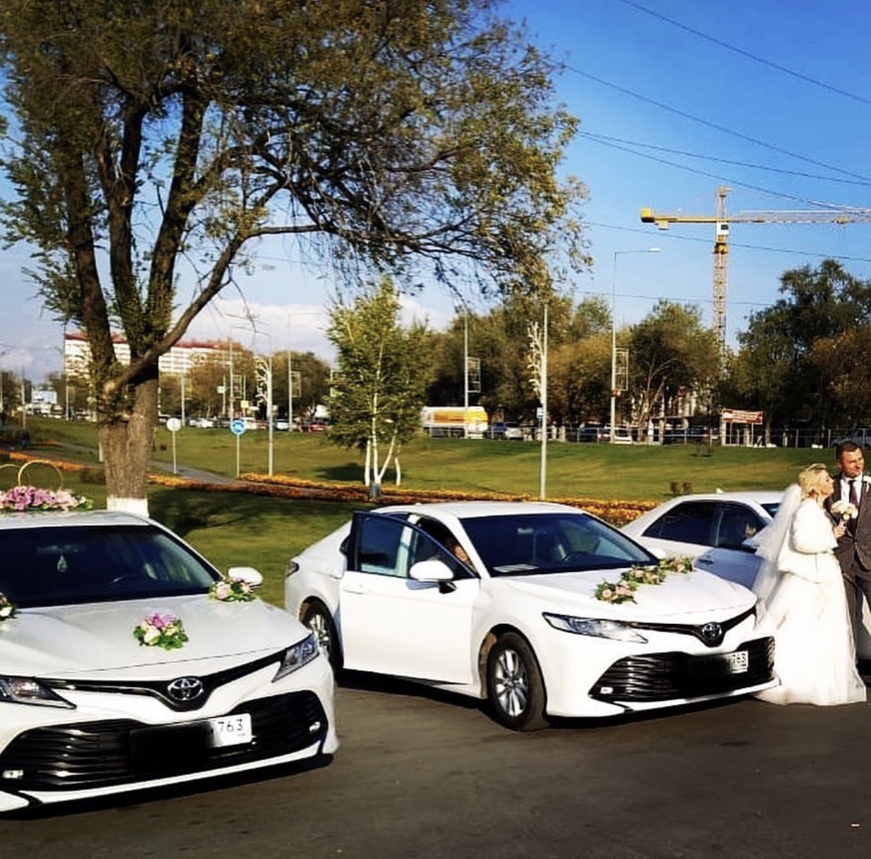 Взять в аренду Аренда только с водителем НОВЫЙ АВТОМОБИЛЬ TOYOTA CAMRY 2020  г.в. в полной комплектации.