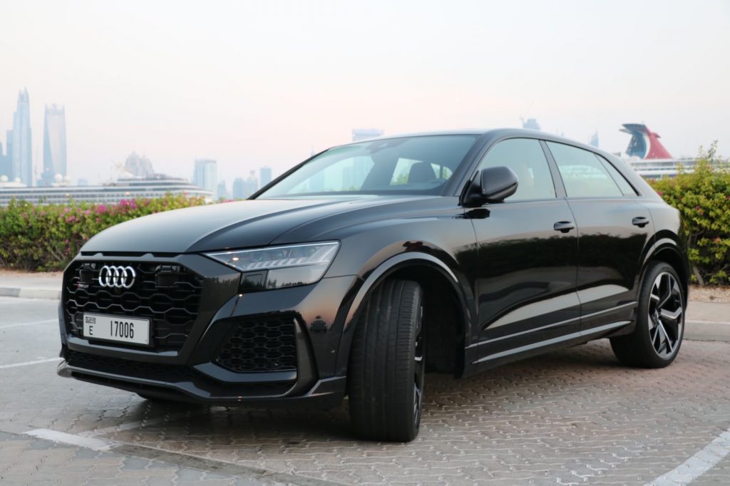 Audi RSQ8 2021- 2023 год или аналог в ОАЭ