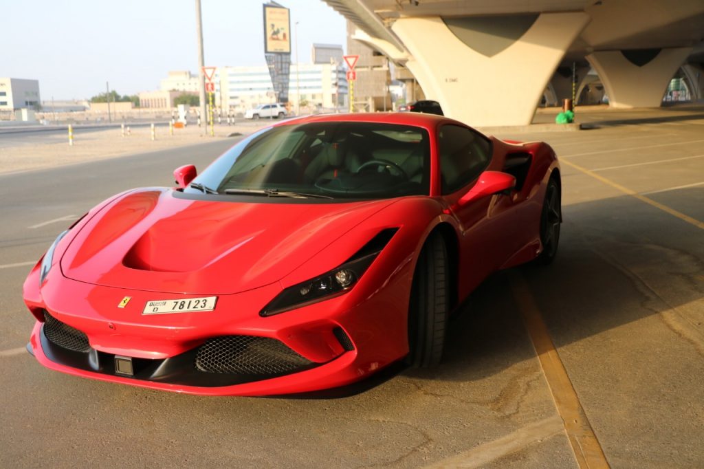 Ferrari F8 Tributo 2021 в Дубаи, ОАЭ