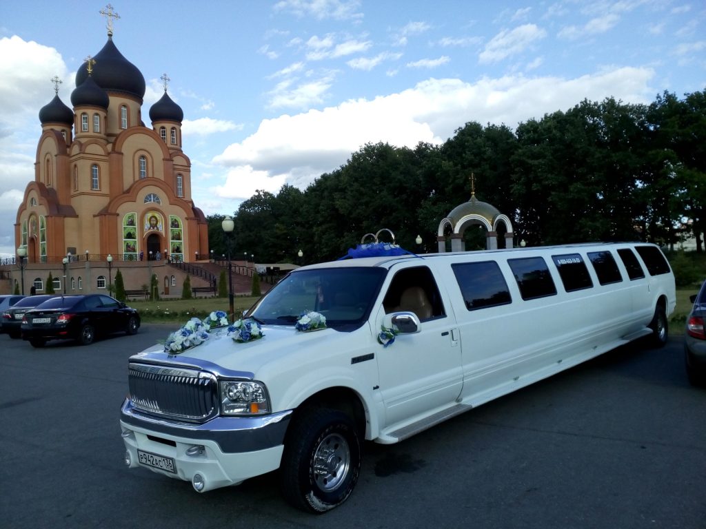 Лимузин Форд Экскурсион на свадьбу