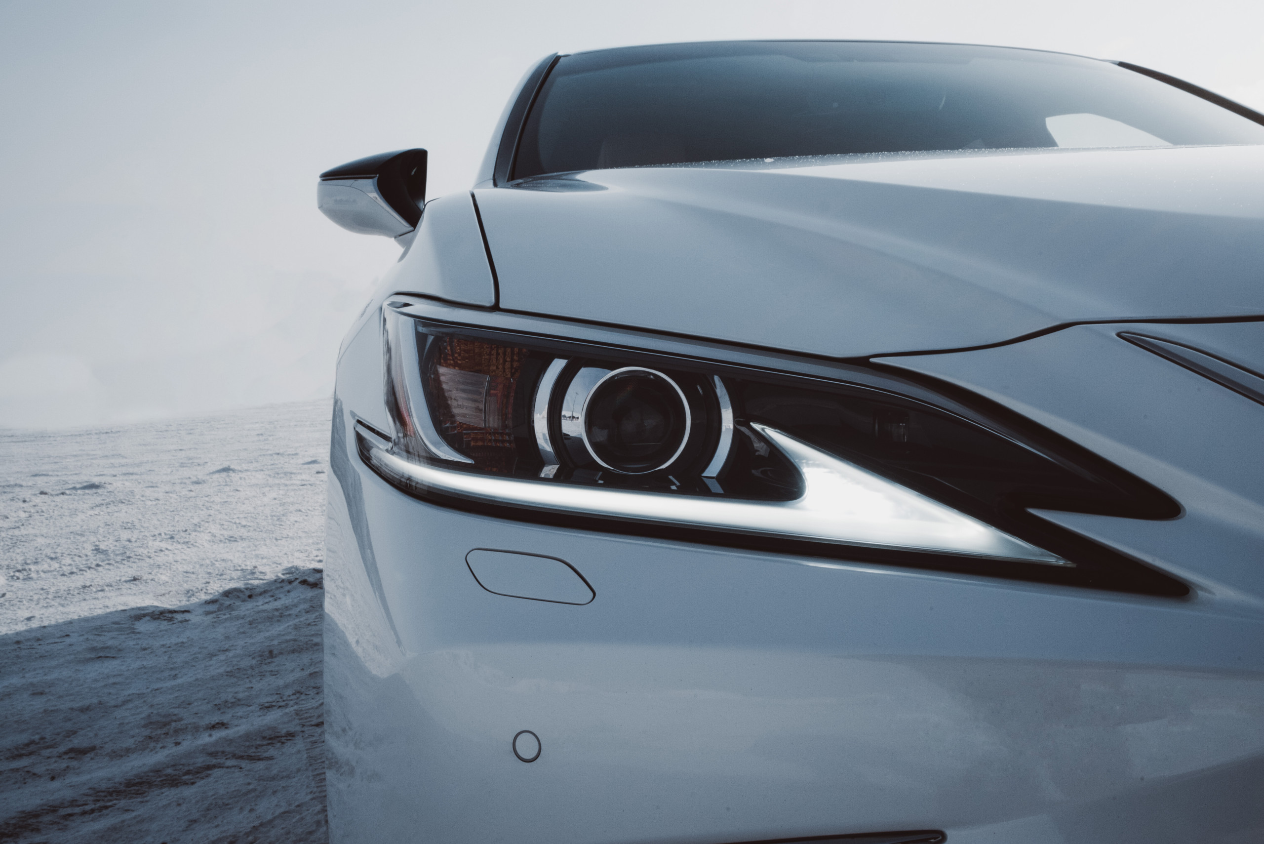 Аренда только с водителем АБСОЛЮТНО НОВЫЙ LEXUS ES Luxury 2021 г.в. в полной комплектации.