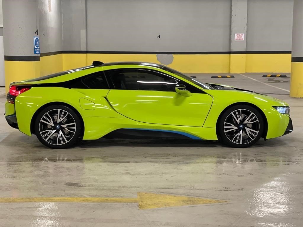 BMW i8 2018 green в Анталии, Турция