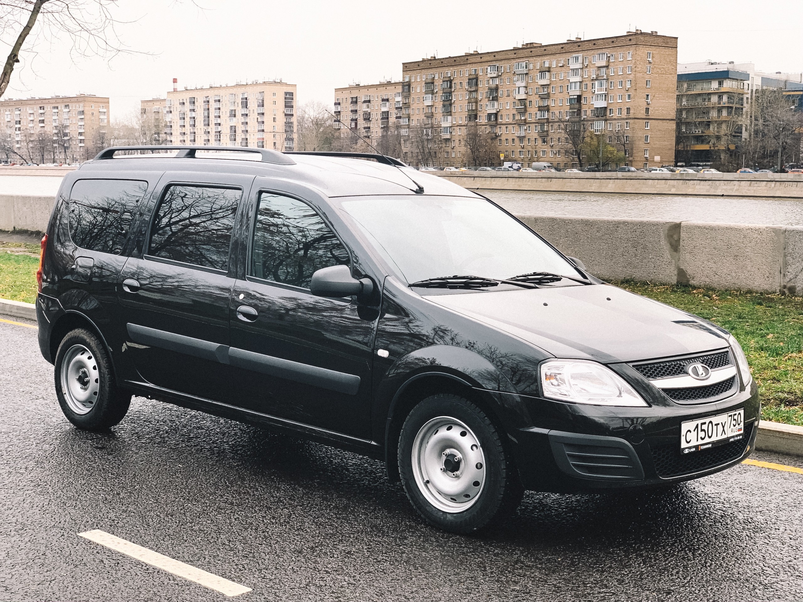 Аренда Lada Largus в Москве, Россия без водителя в Москве на любой срок