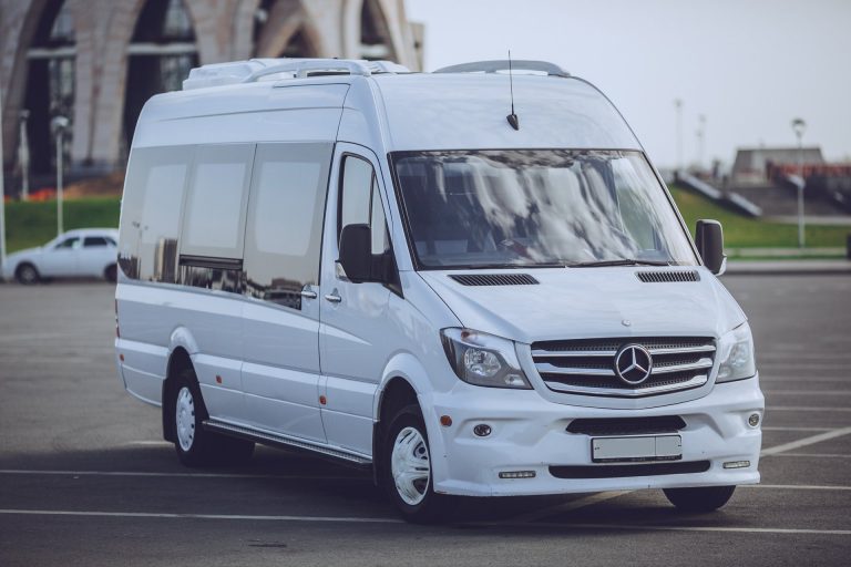 Комфортабельный микроавтобус Mersedes sprinter
