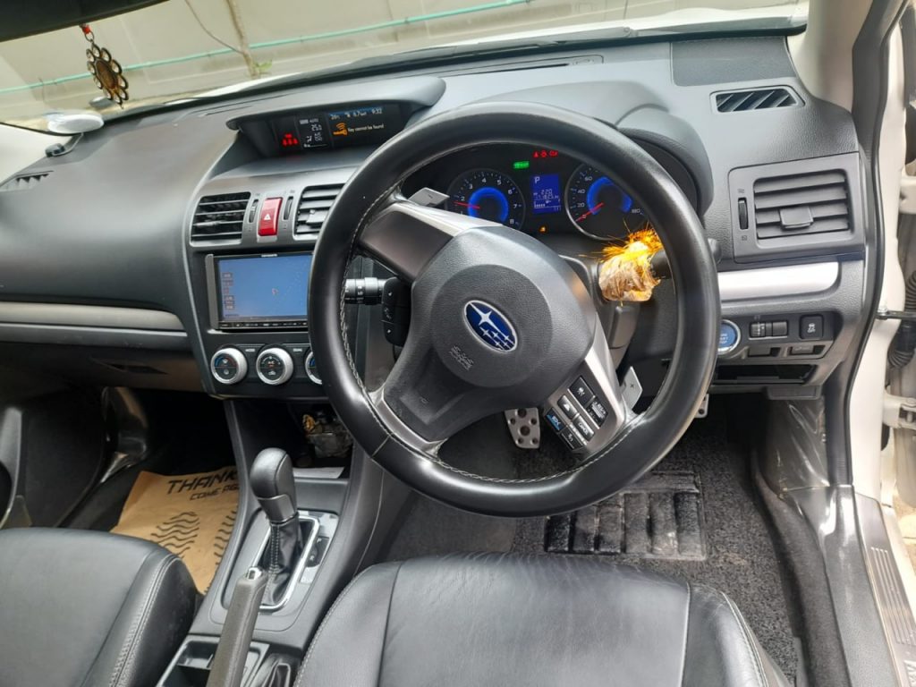 Subaru XV 2013-2016 год или аналог в Хиккадуве, Шри-Ланка