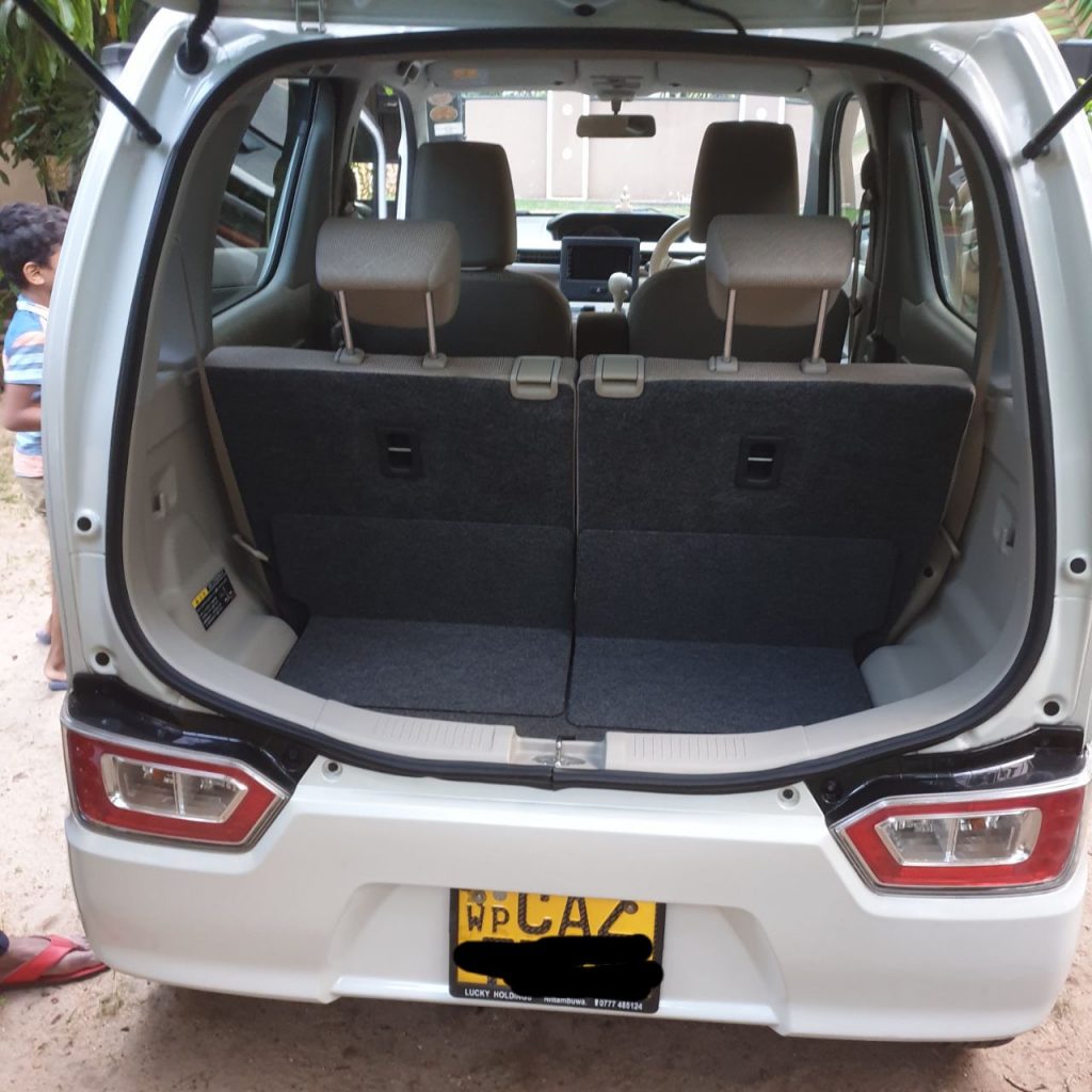 Suzuki Wagon-R или аналог в Шри-Ланке