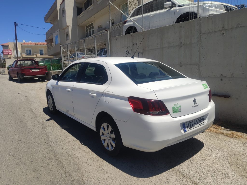 Peugeot 301 или аналог в Ираклионе, Крит