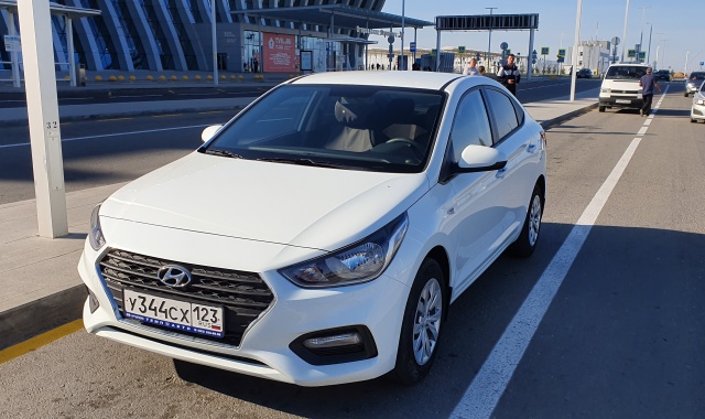 Hyundai Solaris 123 л.с. белый/серебристый в Крыму