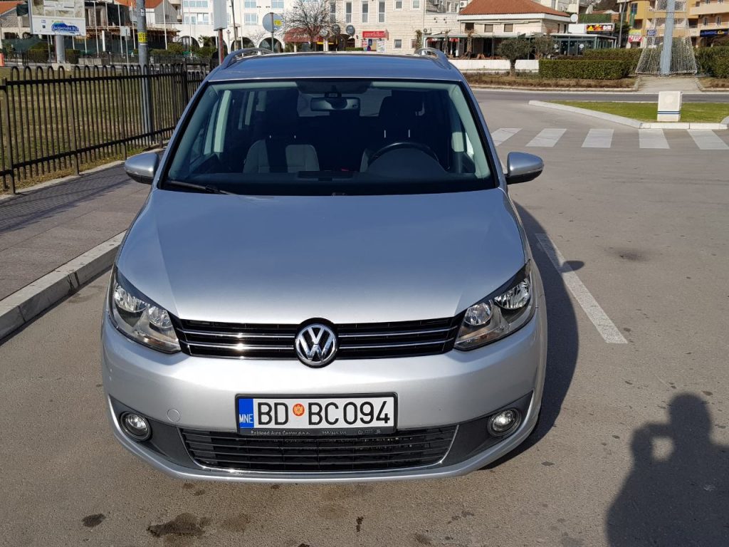 VW touran 7 мест 2014-2016 год или аналог в Черногории