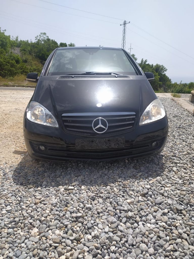 Mercedes A160 2005-2010 год или аналог в Черногории