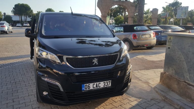 Peugeot Traveller 8 мест или аналог в Белеке и Сиде, Турция