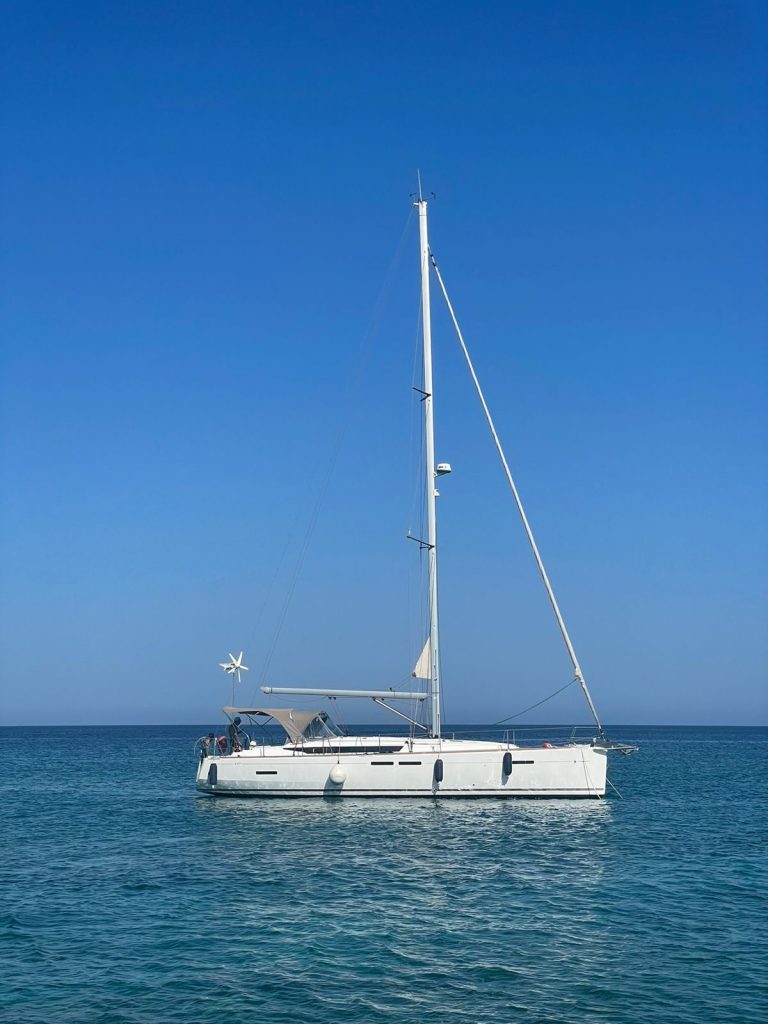 Яхта Jeanneau 449 в Протарасе, Кипр