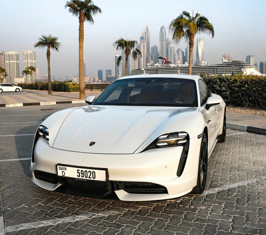 Porsche Taycan 2021 в Дубаи, ОАЭ