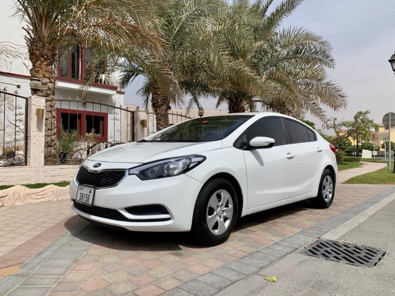 Kia Cerato 2019-2021 год или аналог в Дубаи, ОАЭ