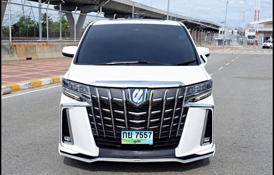 Toyota Alphard hybrid 2020-2022 год или аналог на Пхукете, Тайланд