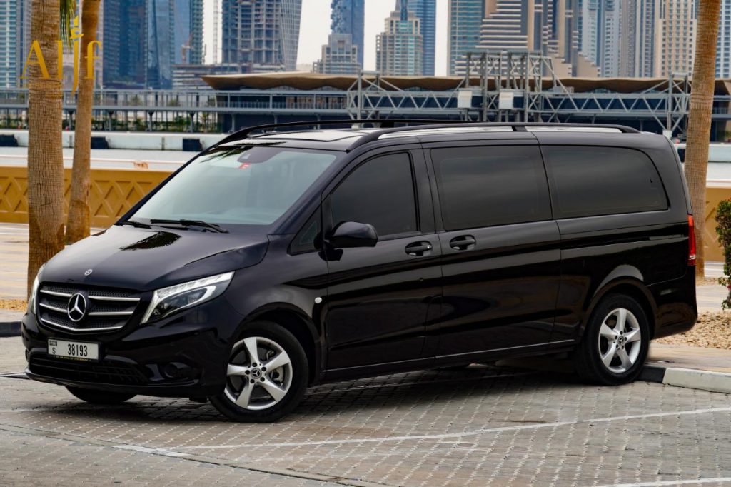 Mercedes Benz V class 2021 с водителем в Дубаи, ОАЭ