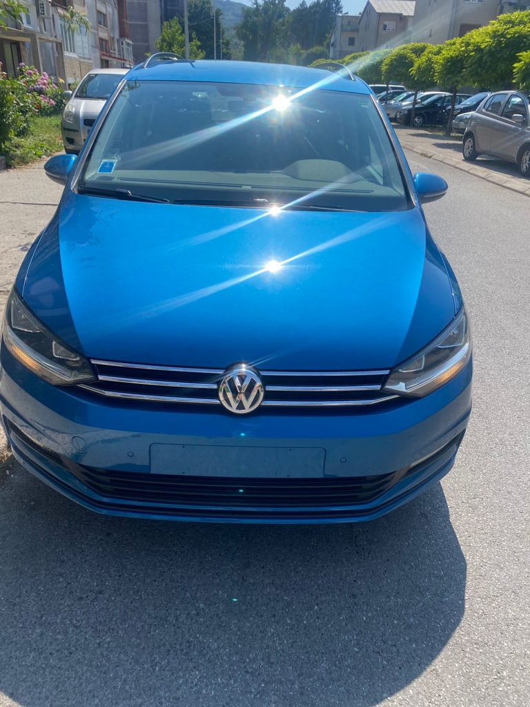 Volkswagen Touran 2014-2017 год или аналог в Черногории