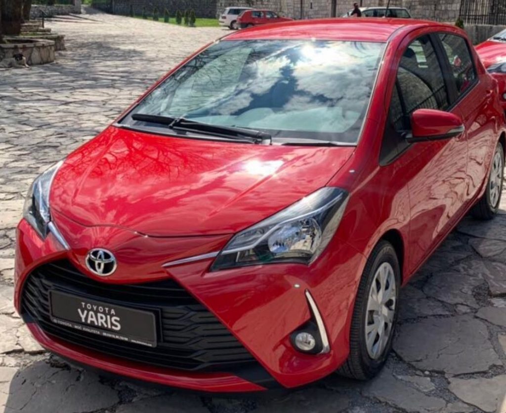 Toyota Yaris 1.3 2019-2021 год или аналог в Черногории