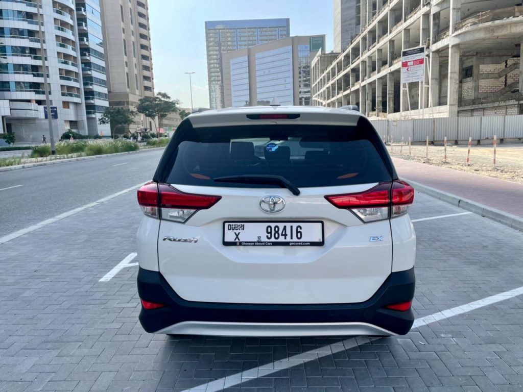 Toyota Rush 2020-2023 год или аналог в Дубаи, ОАЭ
