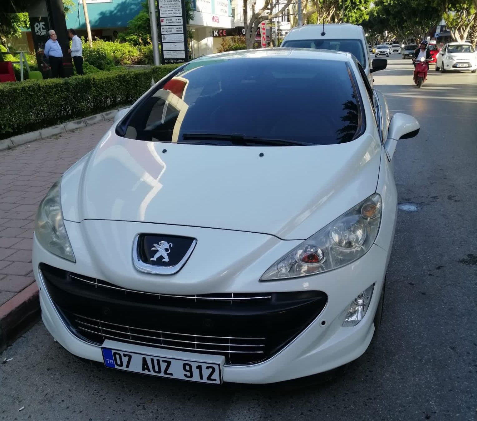 Взять в аренду Peugeot 308 Cabrio в Кемере, Турция