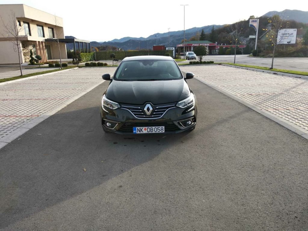Renault Megane 4 Gt line 2017-2020 год или аналог в Черногории