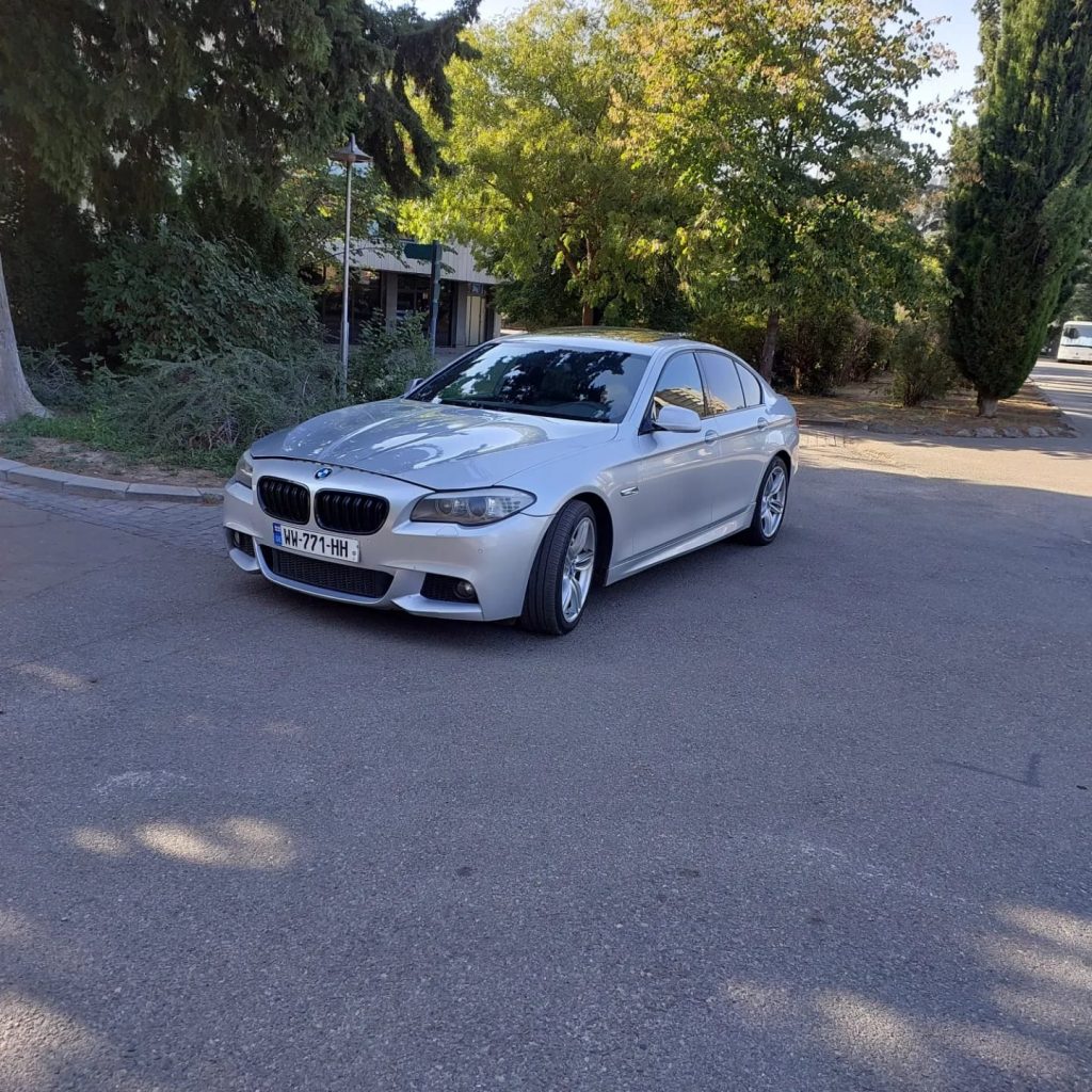 BMW 5 F10 3.0 2013 в Тбилиси, Грузия