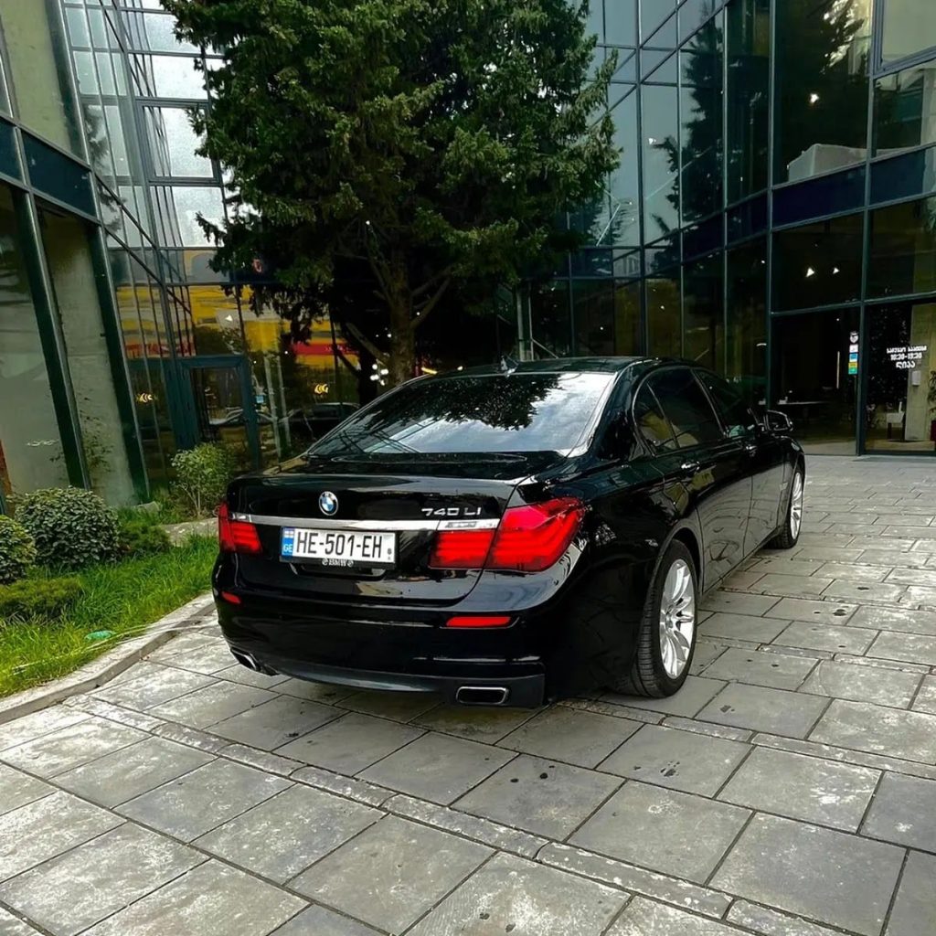BMW 740i 2013 в Тбилиси, Грузия