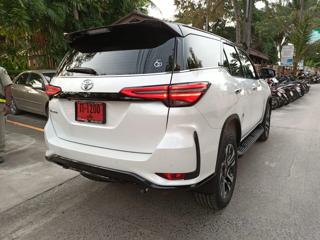 Toyota Fortuner 7-мест 2022-2023 или аналог на Пхукете, Таиланд