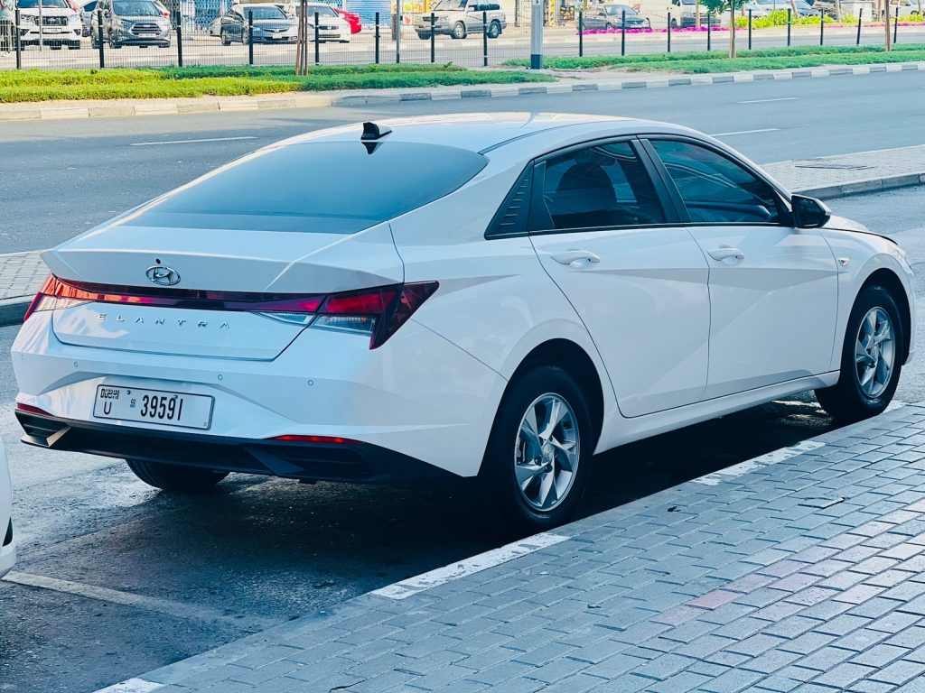 Hyundai Elantra 2022-2023 год или аналог в Дубаи, ОАЭ