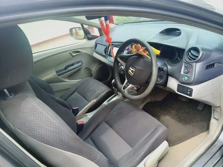 Honda Insight Hybrid 2014-2018 или аналог на Шри-Ланке