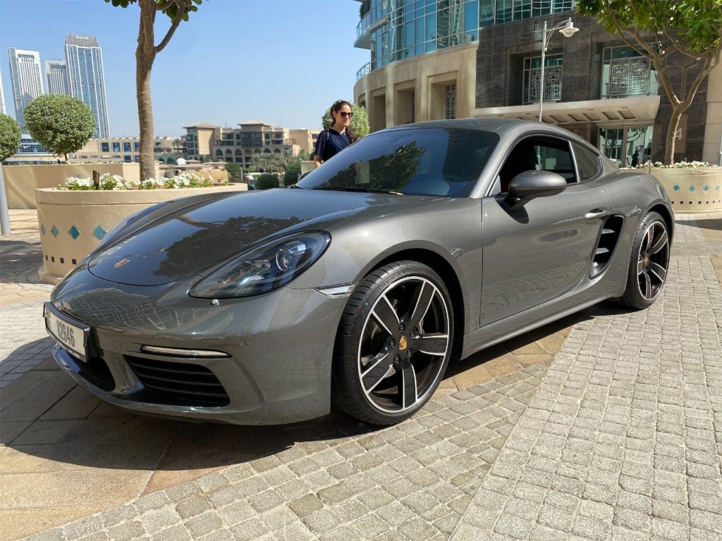 Porsche Cayman 2022-2023 или аналог в Дубаи, ОАЭ