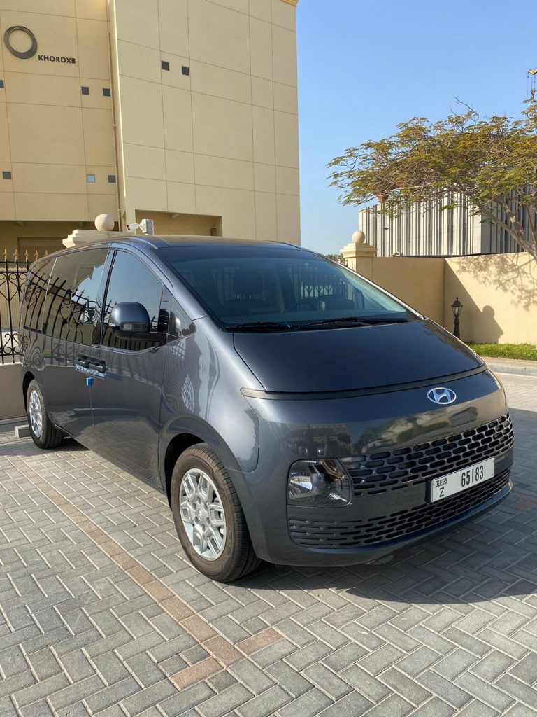 Hyundai Staria 11S 2022-2023 или аналог в Дубаи, ОАЭ