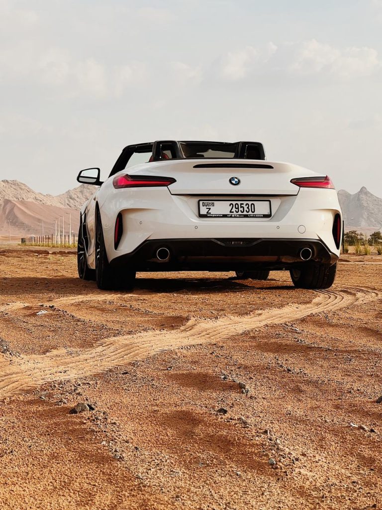 BMW z4 white 2022-2023 или аналог в Дубаи, ОАЭ