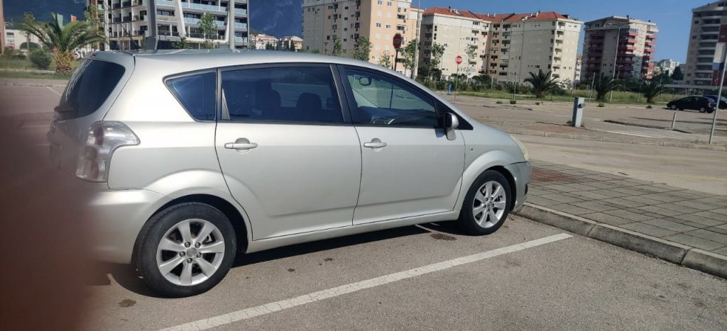 Toyota Corolla 2,2 дизель механика или аналог в Черногории