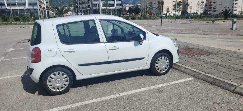 Renault Modus 1,5 дизель механика или аналог в Черногории