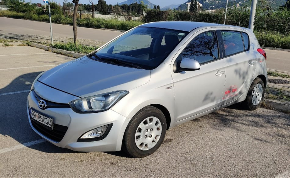 Hyundai i20 1,4 бензин автомат или аналог в Черногории