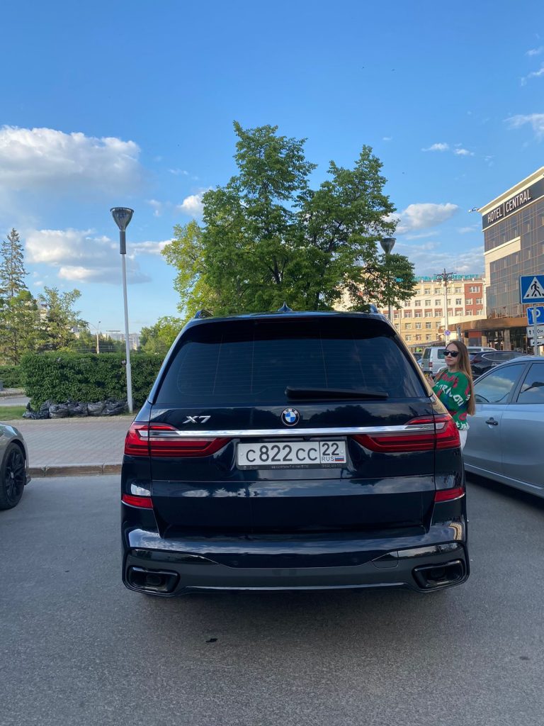 BMW X7 2021-2022 в Новосибирске, Россия