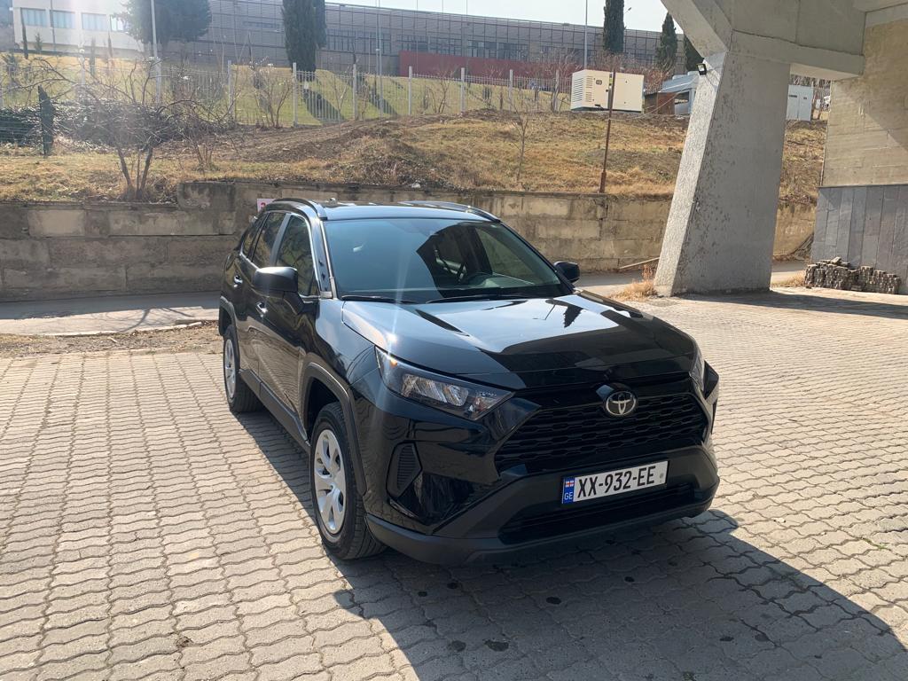 Toyota RAV4 2020-2023 или аналог в Тбилиси, Грузия