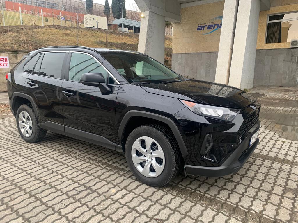 Toyota RAV4 2020-2023 или аналог в Тбилиси, Грузия