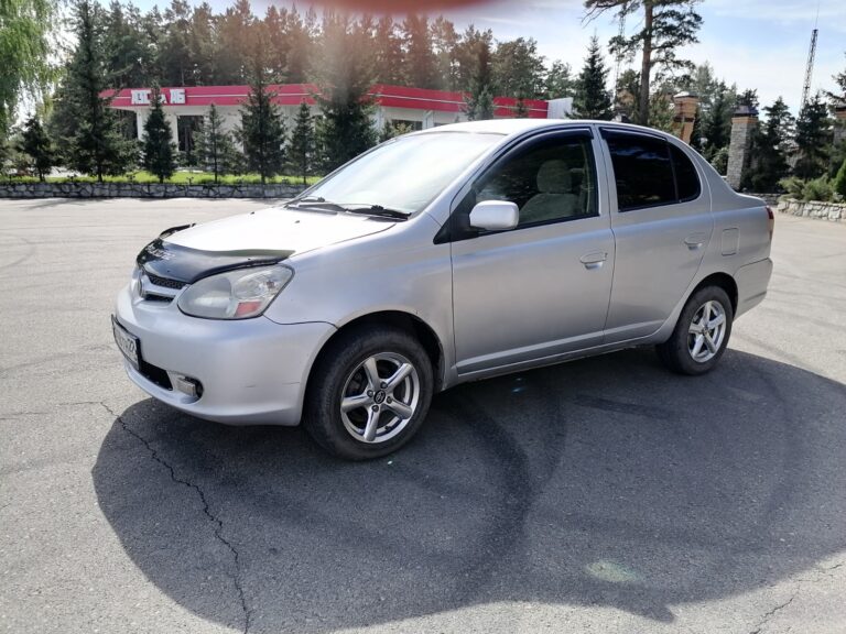 Тойота Платц. Автомат 5 мест. в Бийске. Россия.