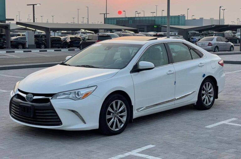 Toyota Camry с тонировкой 2012-2014 или аналог в Душанбе, Таджикистан