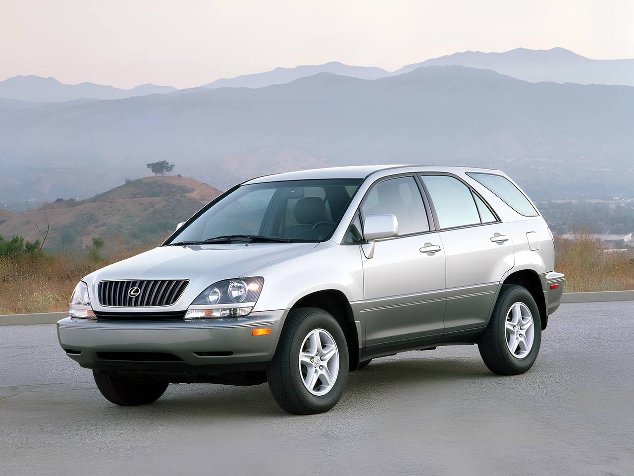 Взять в аренду Lexus RX300 2000-2003 год или аналог в Бишкеке, Кыргызстан