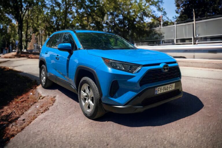 TOYOTA RAV4 2020-2022 или аналог в Тбилиси, Грузия