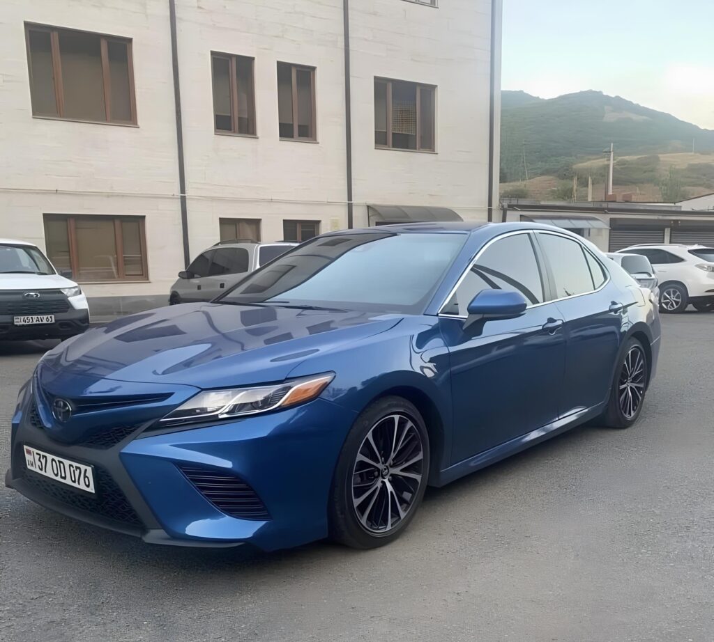 Toyota Camry 2018-2022 год или аналог в Ереване