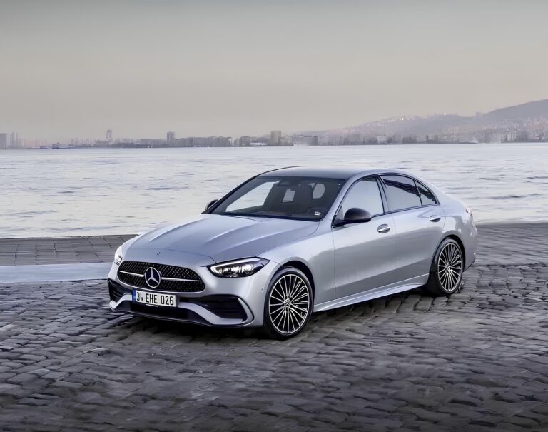 MERCEDES BENZ C200 2020-2024 или аналог в Стамбуле, Турция
