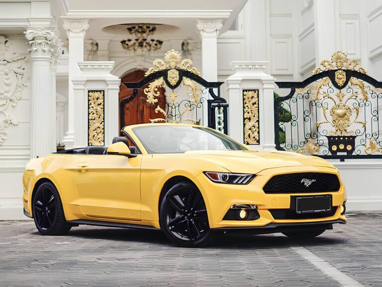 Ford Mustang Yellow кабриолет в Денпасаре, Бали