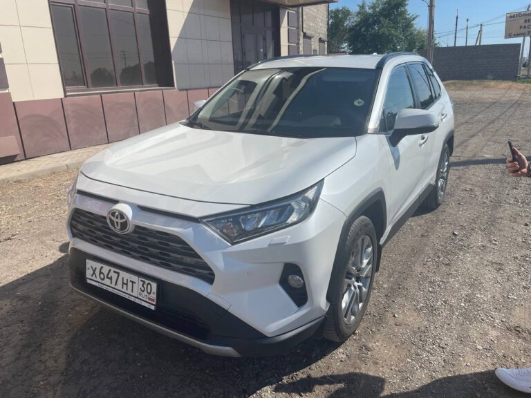 Toyota RAV-4 2019-2021 или аналог в Астрахани, Россия