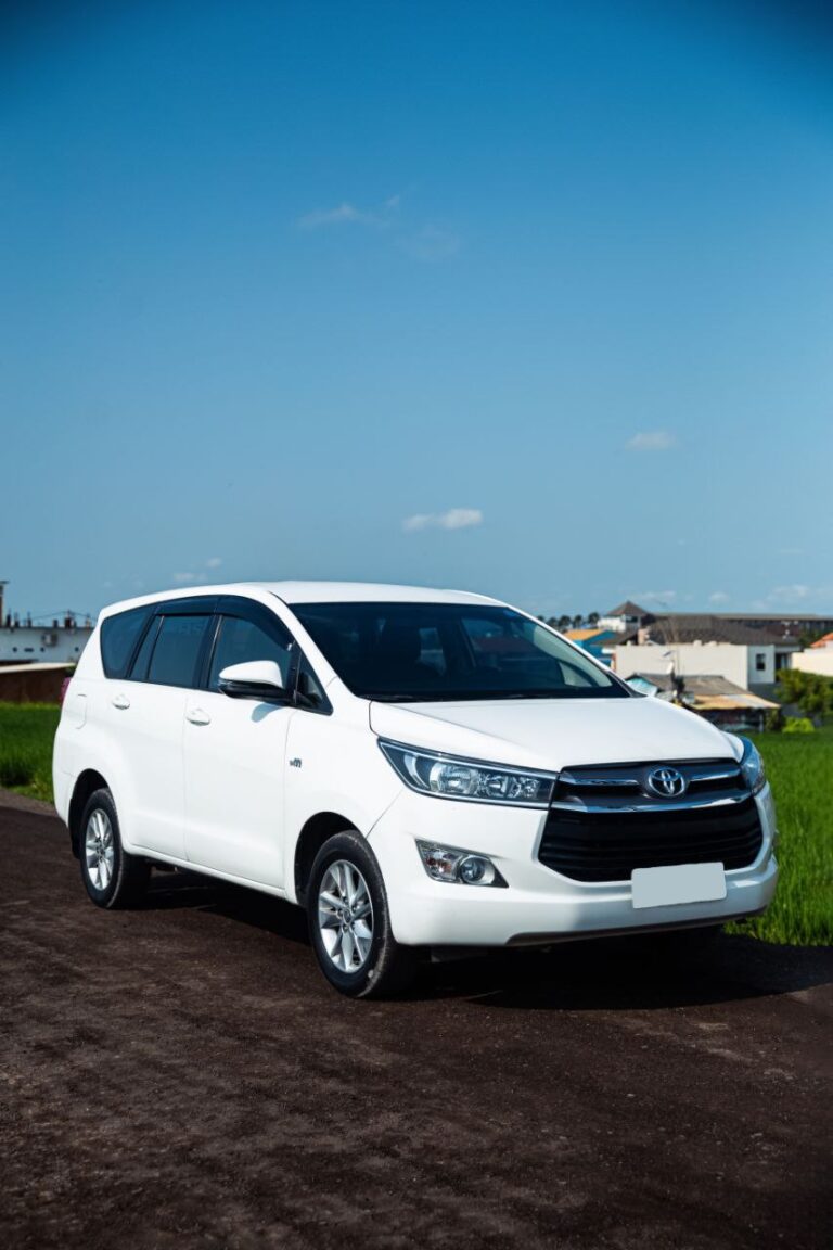 Toyota Innova автомат 2020-2022 или аналог в Денпасаре, Бали