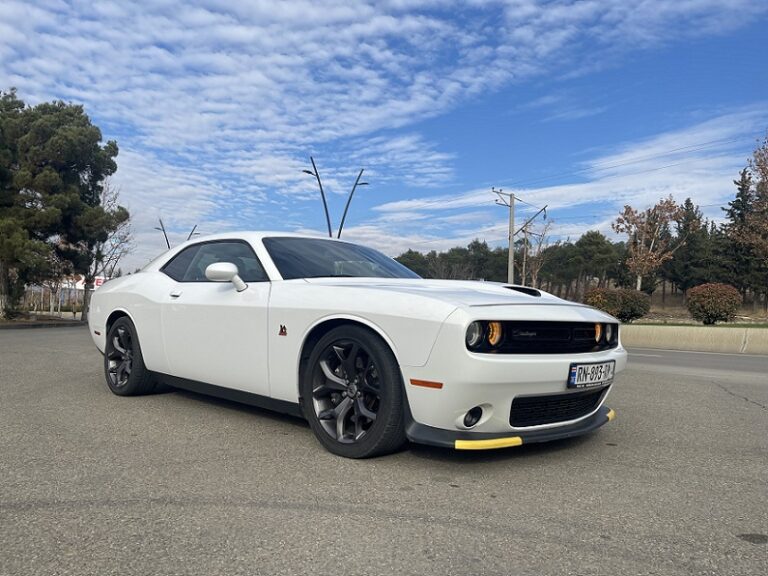 Dodge Challenger Scat Pack 2020-2023 или аналог в Батуми, Грузия
